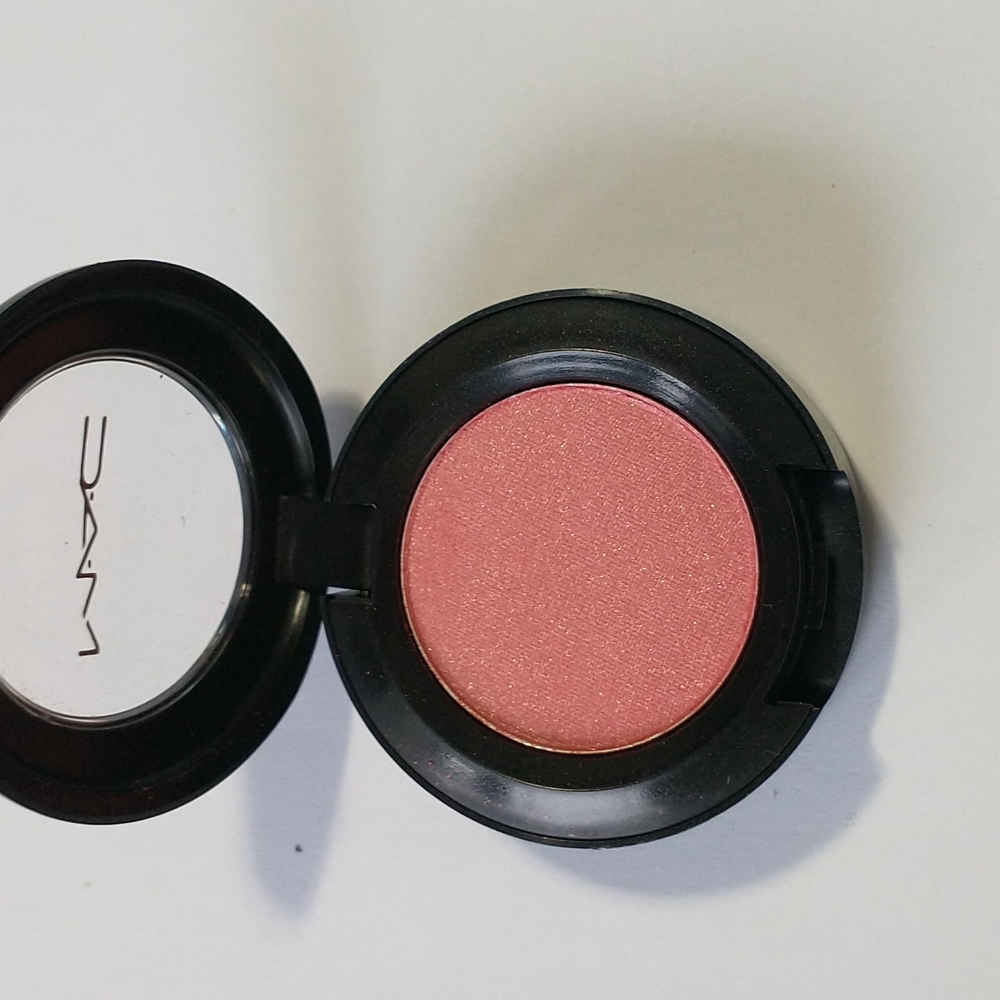 Eyeshadow - Picture 4 of 4
